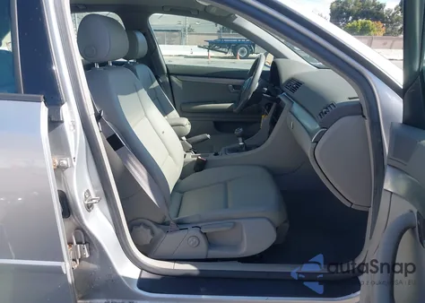 2002 Audi A4 1.8T из США, поврежденный, VIN WAUJC68E72A175810